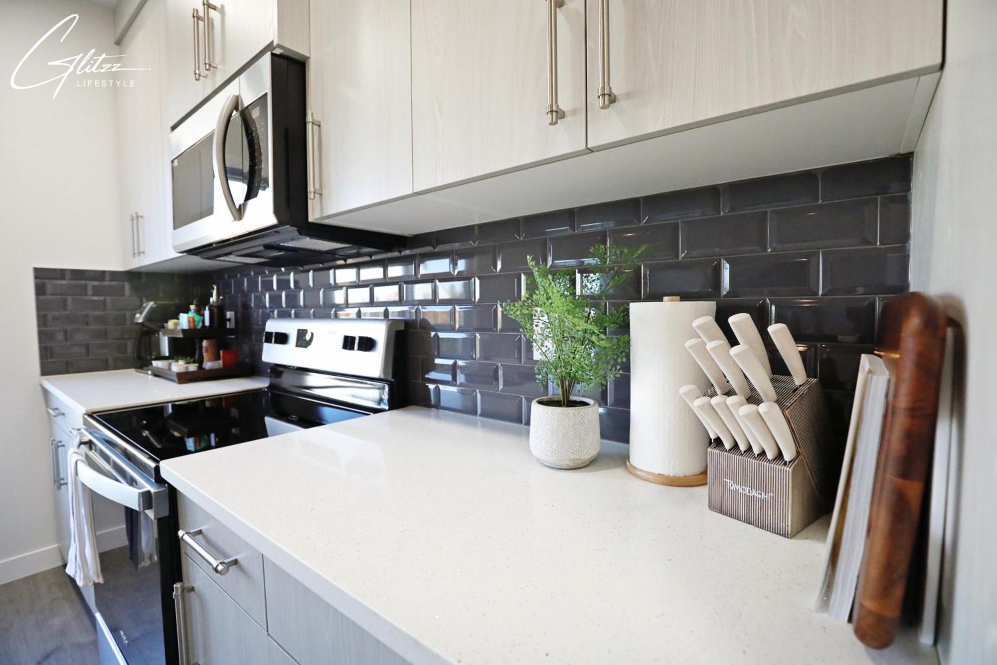 Beautiful Home With 4 King Beds,Airport,Disney+ Edmonton Exterior photo